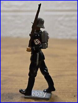 VERY RARE Hiriart 8 Pc. WWII German Soldier Lead Figures, EXCELLENT COND, Preown