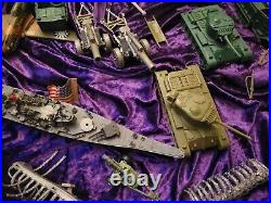 VINTAGE ACTION FIGURE MILITARY TOY LOT of 40 Vehicles 188 ARMY MEN Tanks Planes+