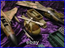 VINTAGE ACTION FIGURE MILITARY TOY LOT of 40 Vehicles 188 ARMY MEN Tanks Planes+