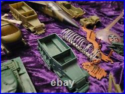 VINTAGE ACTION FIGURE MILITARY TOY LOT of 40 Vehicles 188 ARMY MEN Tanks Planes+