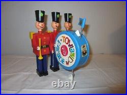 VINTAGE RARE TOYLAND PARADE BATTERY OPERATED British Marching Soldiers 9001