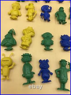 VTG Hanna Barbera plastic toy figure Lot OF 24 SA foreign chocolate premium Rare