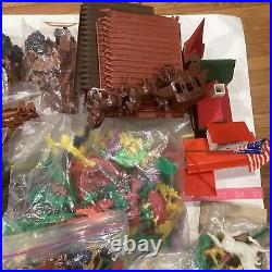 VTG Lot Over 500Piece Plastic Western & War Themed Action Figures & Accessories