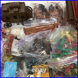 VTG Lot Over 500Piece Plastic Western & War Themed Action Figures & Accessories