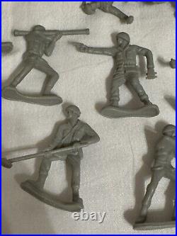 VTG Plastic 1960's China Made Army Soldiers Lot Of 82 Pieces Excellent Condition