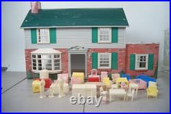Vintage 1940-50's Marx Tin Toy Dollhouse Family Figures Full Of Furniture