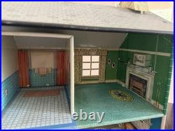 Vintage 1940-50's Marx Tin Toy Dollhouse Family Figures Full Of Furniture