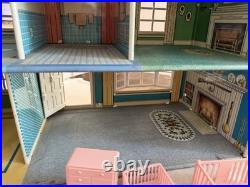 Vintage 1940-50's Marx Tin Toy Dollhouse Family Figures Full Of Furniture