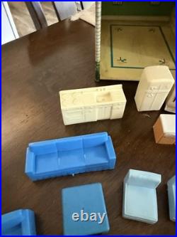 Vintage 1940-50's Marx Tin Toy Dollhouse Family Figures Full Of Furniture