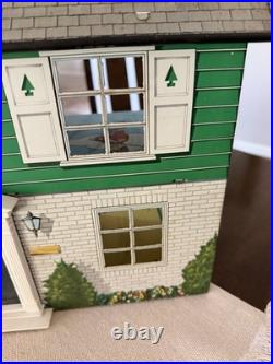 Vintage 1940-50's Marx Tin Toy Dollhouse Family Figures Full Of Furniture
