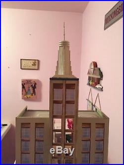 Vintage 1950 Marx's Skyscraper vg condition many figures and furniture included