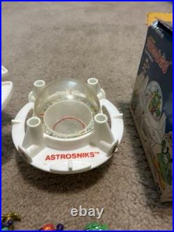 Vintage 1983 Schaper Astrosniks Spacemobile & Space Platform NIB + Bonus Figures