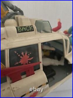 Vintage 1984 Real Ghostbusters ECTO-1 Vehicle Car Toy Kenner With Figures