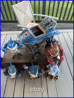 Vintage 1994 Street Sharks Sharkruiser 4x4 Vehicle &5 Street Shark Figures Lot