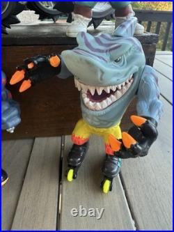 Vintage 1994 Street Sharks Sharkruiser 4x4 Vehicle &5 Street Shark Figures Lot