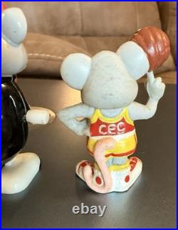 Vintage 80s ShowBiz Chuck E Cheese Lot 4 Figures & 1 Working Wind Up Toy