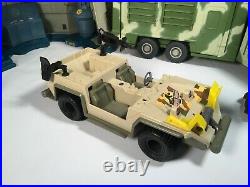 Vintage Jurrasic Park Toy Lot Command Center Trailer Vehicle Mini Figs Dinosaurs