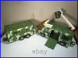 Vintage Jurrasic Park Toy Lot Command Center Trailer Vehicle Mini Figs Dinosaurs