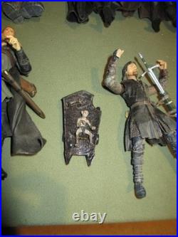 Vintage Lord Of The Rings Action Figure Lot of 12 + Weaponry & Accessories