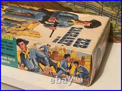 Vintage Marx Zeb Zachary Action figure complete in box Fort Apache Fighters