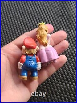 Vintage Nintendo Super Mario World Figure UK Christmas Cracker rare SNES N64