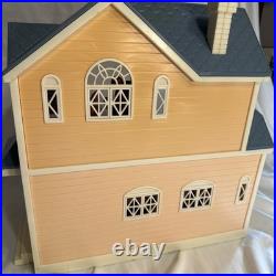 Vintage Sylvanian MAPLE TOWN House Post Office withFurniture, Figures