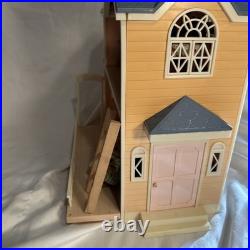 Vintage Sylvanian MAPLE TOWN House Post Office withFurniture, Figures