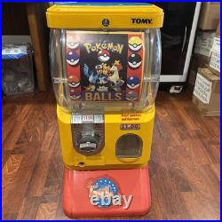 Vintage TOMY Yujin Gatcha Gashapon Vending Machine with Pokemon Capsules Foot Cap