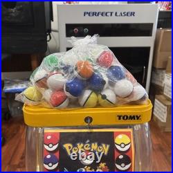 Vintage TOMY Yujin Gatcha Gashapon Vending Machine with Pokemon Capsules Foot Cap