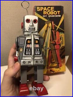 Vintage Tin Robot hand-wound iron old-fashioned toy