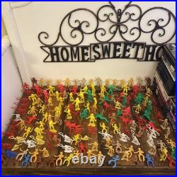 Vintage WESTERN Plastic Figures toys Cowboys Indians Marx Others 153 figures