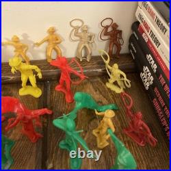 Vintage WESTERN Plastic Figures toys Cowboys Indians Marx Others 153 figures
