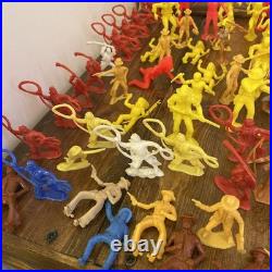 Vintage WESTERN Plastic Figures toys Cowboys Indians Marx Others 153 figures