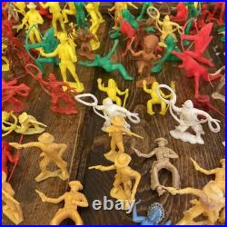 Vintage WESTERN Plastic Figures toys Cowboys Indians Marx Others 153 figures