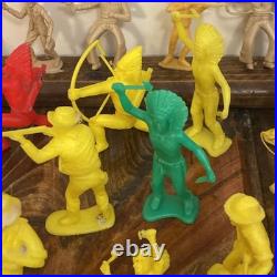 Vintage WESTERN Plastic Figures toys Cowboys Indians Marx Others 153 figures