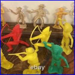Vintage WESTERN Plastic Figures toys Cowboys Indians Marx Others 153 figures