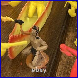 Vintage WESTERN Plastic Figures toys Cowboys Indians Marx Others 153 figures