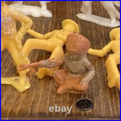 Vintage WESTERN Plastic Figures toys Cowboys Indians Marx Others 153 figures