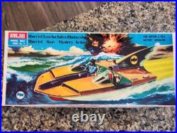 Vintage and Rare Bichi 1966 BATMAN BATBOAT Battery Operated MIB Argentina WORKS