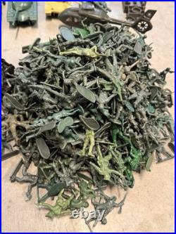 Vintage army men 4 pounds tanks Military Gear Flags Bunkers Barracks Toy Solider